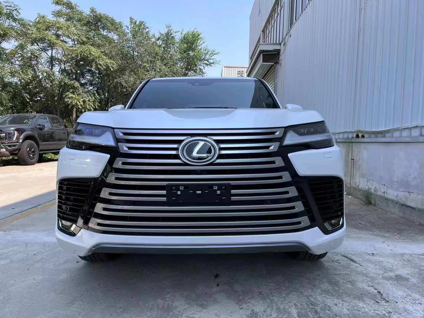 超长续航2024款雷克萨斯LX600中东大油箱